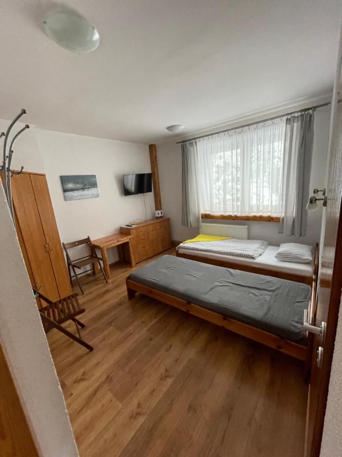 Hotel Gosciniec Ozna à Kiczora Extérieur photo