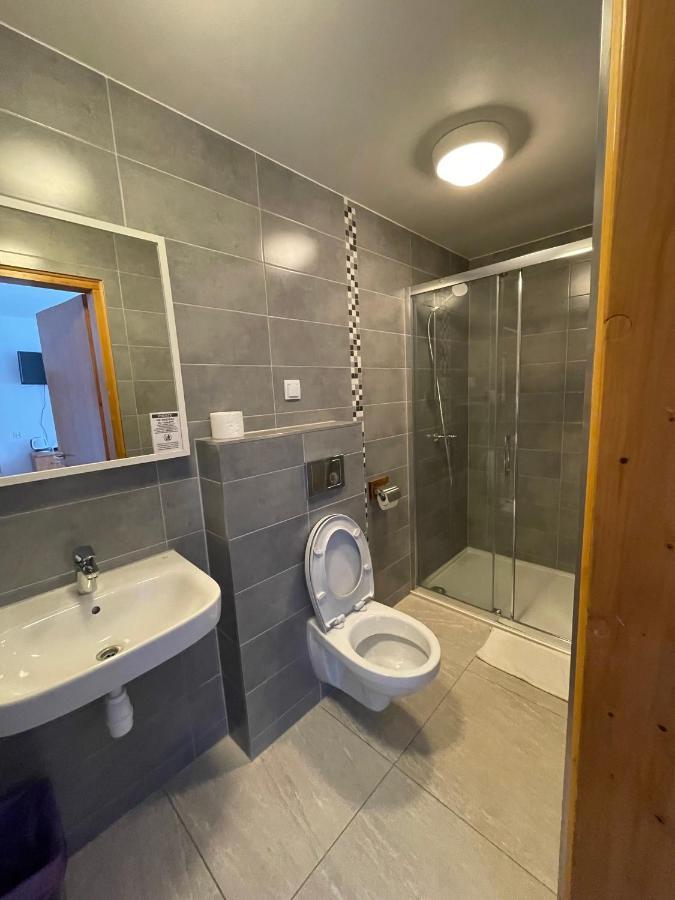 Hotel Gosciniec Ozna à Kiczora Extérieur photo