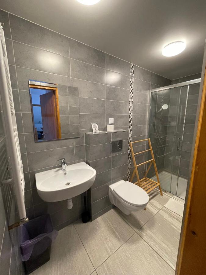 Hotel Gosciniec Ozna à Kiczora Extérieur photo